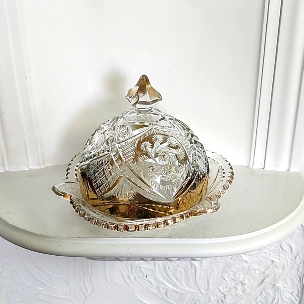 Circa 1896 Heisey No. 1205 Fancy Loop Round Covered Butter Dish